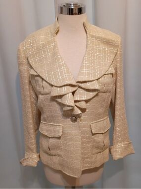 Women’s Cream Tweed Ruffle Collar Jacket